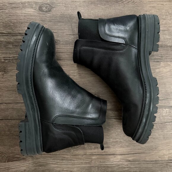 Steve Madden Moira Chelsea Boot in Color Black Leather - Picture 1 of 11